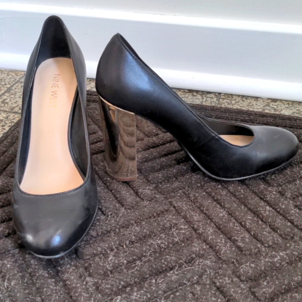 Nine West 4"/10.16 cm Gold High Heels